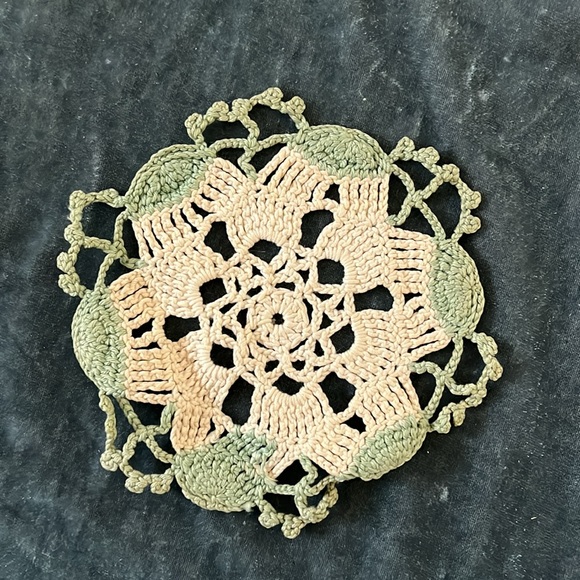 VTG 3 Pc Doilies - Picture 8 of 8